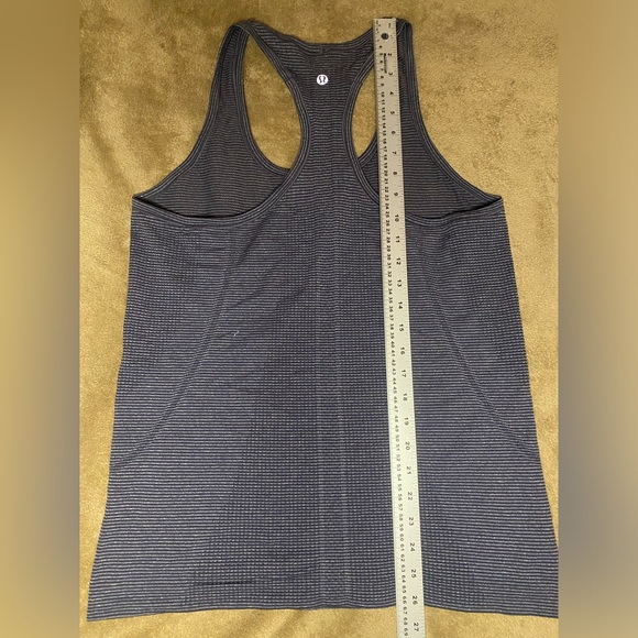 3/$40 Gray Lululemon Tank Top Size 10 - Picture 3 of 5